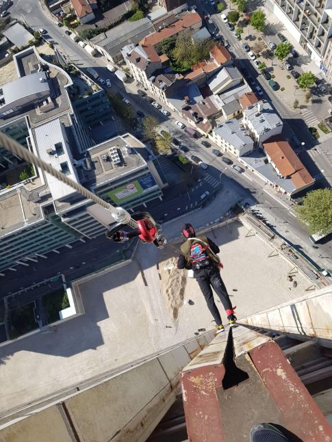 Rigging extrême pour tournage en altitude Rigging extrême pour tournage en altitude