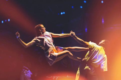 Coordination d'un spectacle acrobatique Coordination d'un spectacle acrobatique